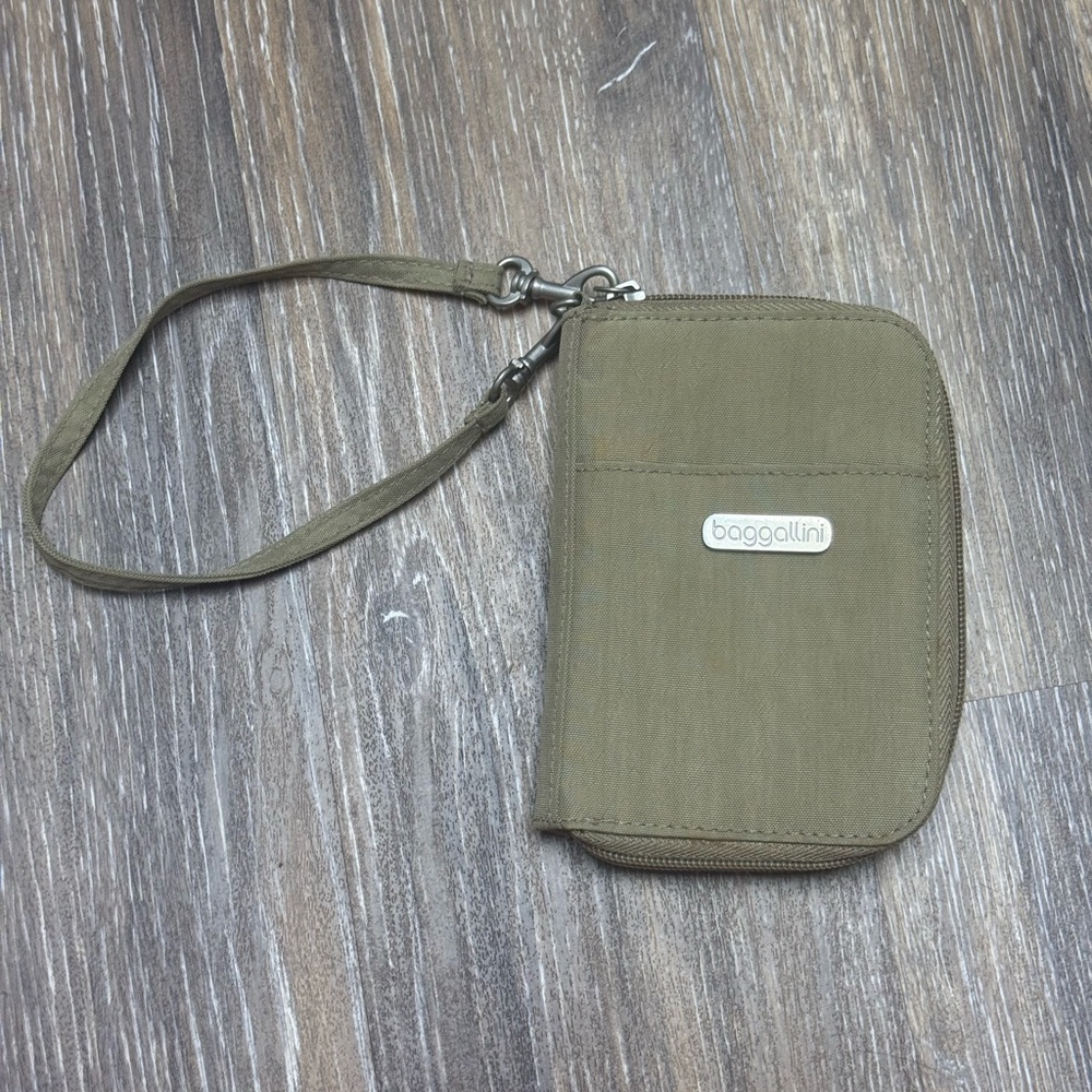 Baggallini Essential Travel Wristlet Women's Credit Card ID Wallet Wallet Olive